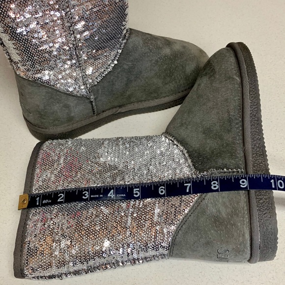 APRES(LAMO) GRAY SUEDE & FUR SHORT BOOT W/SEQUINS - Picture 5 of 8